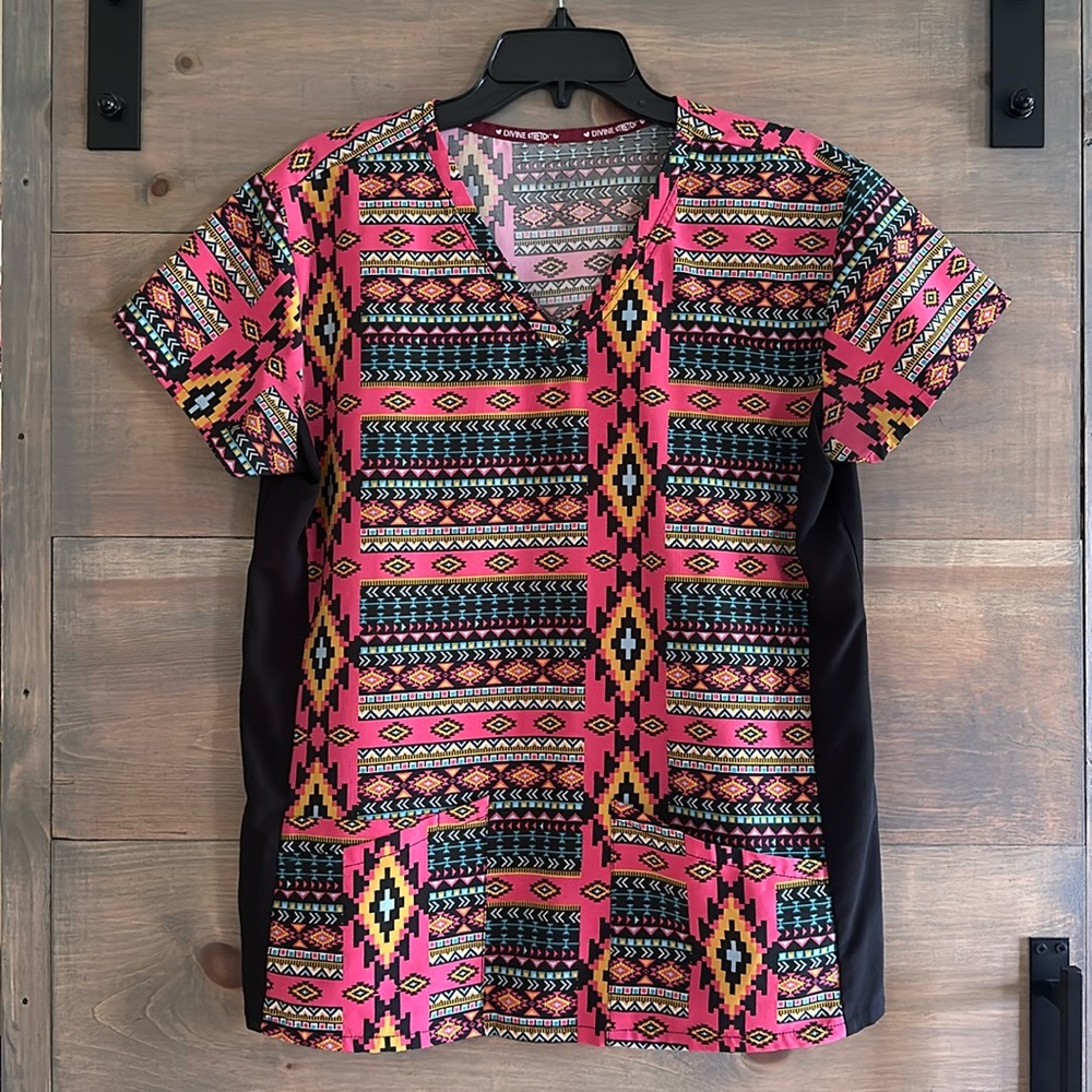 Medium athletic scrub top